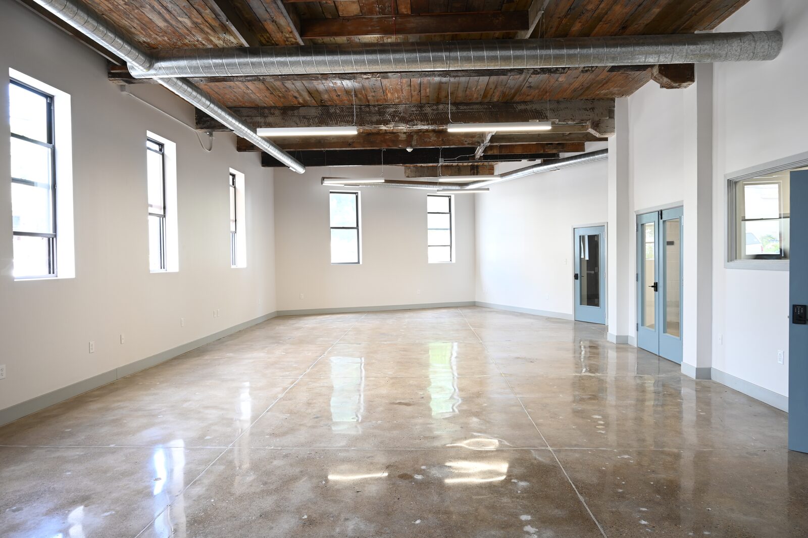 Large studio with original timber ceiling